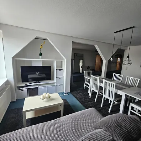 6 Bedroom Private Apartment & Lounge Rostock Esterno foto