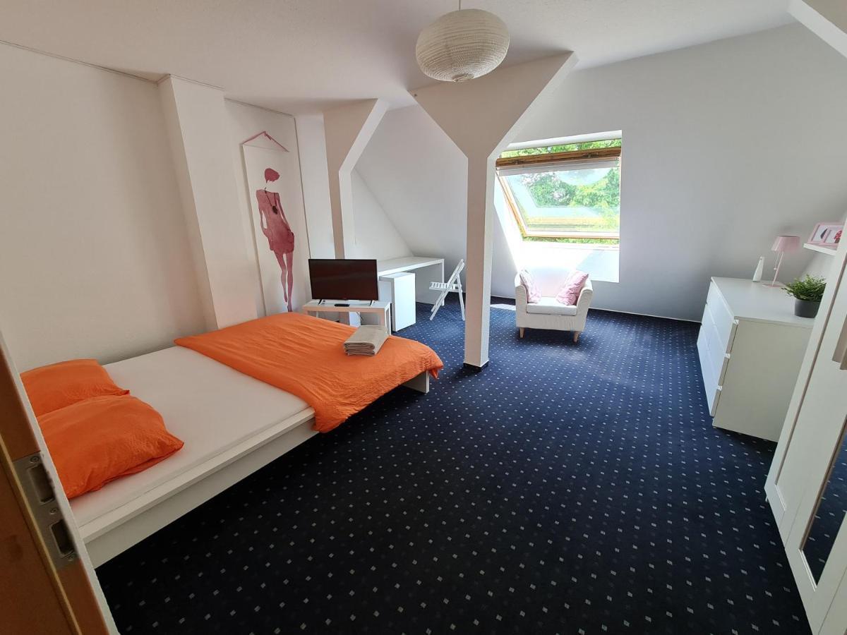 6 Bedroom Private Apartment&lounge